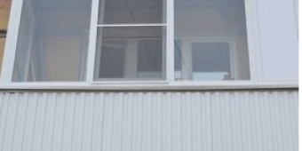 Балкон с холодным Г-образным остеклением